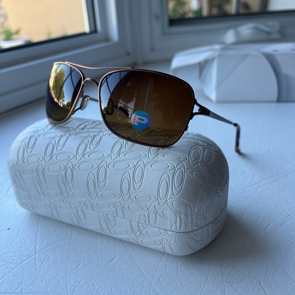 Oakley Conquest